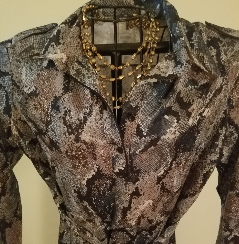 DRESS